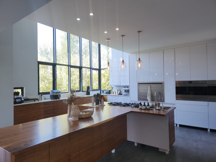 5 Bedroom Property for Sale in Somerton Estate Free State